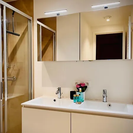 Karmel Modern 3 Bedroom Apartman